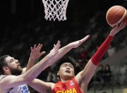 爱游戏在线-欧冠淘汰赛焦点战，广厦队斩落火箭