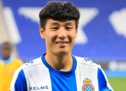 爱游戏tv-武磊攻入制胜球，上海上港完胜对手