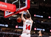 爱游戏-公牛球员受伤离场，团队战力遭受考验的简单介绍