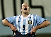 爱游戏在线-阿贾克斯门将神勇扑救，帮助球队获胜