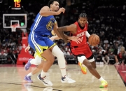 爱游戏在线-球员激情拼搏，篮球比赛波澜壮阔