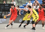 爱游戏在线-专业球员在国际篮球比赛中表现出色