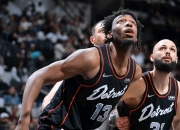 爱游戏在线-猛龙成功终结连胜，步行者遭遇失利的简单介绍