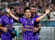 爱游戏tv-包含青岛黄海主场击败广州富力，豪取保级关键胜利的词条