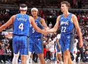 爱游戏官方入口-全球各地的篮球赛事引发广泛热情和争议