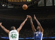 爱游戏官网-雄鹿大胜76人赢得东部决赛门票的简单介绍