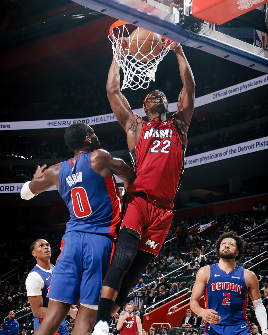 包含热火队主场击败篮网队，巴特勒关键时刻绝杀取胜的词条