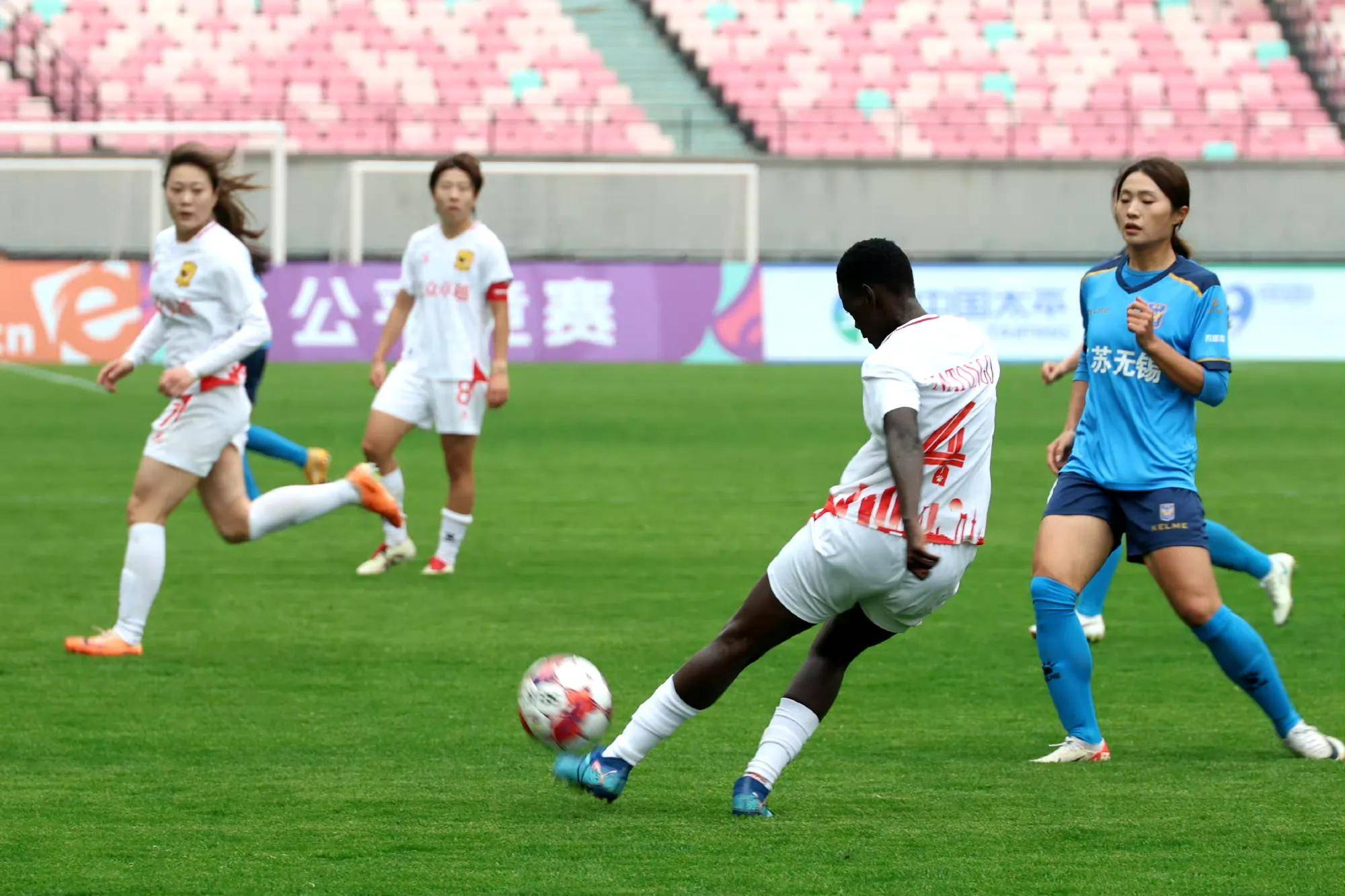 包含精准对决！女足比赛场上强手如云的词条