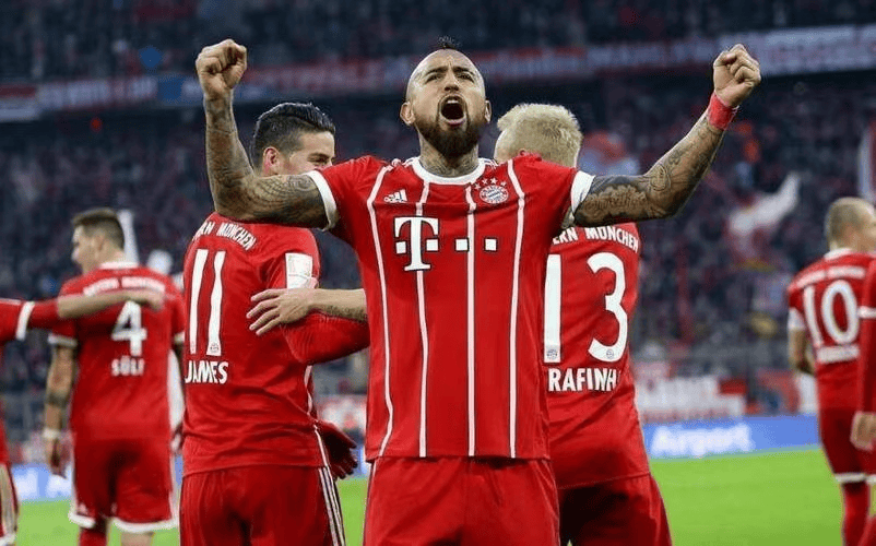 包含拜仁慕尼黑轻松获胜，表现强势领先积分榜的词条