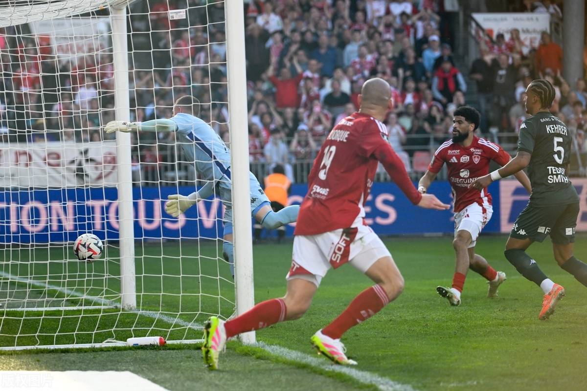 摩纳哥客场战胜亚特兰大，出线形势晴朗的简单介绍