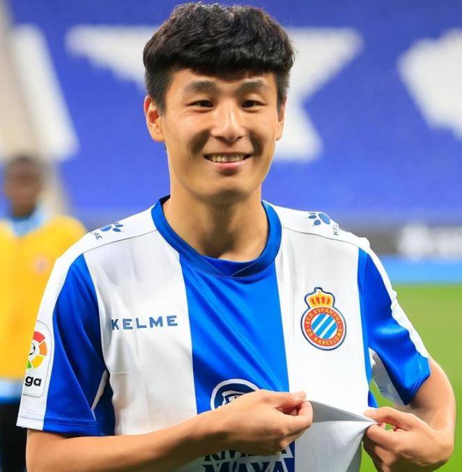 武磊攻入制胜球,上海上港完胜对手 武磊攻入制胜球,上海上港完胜对手