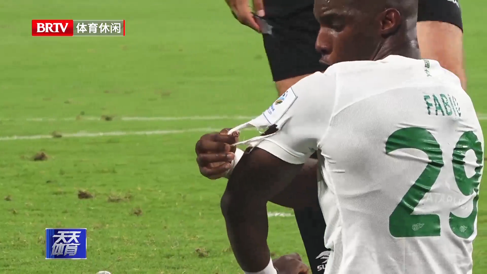 包含申花客场不敌国安,中游争夺日益激烈的词条 包含申花客场不敌国安,中游争夺日益激烈的词条