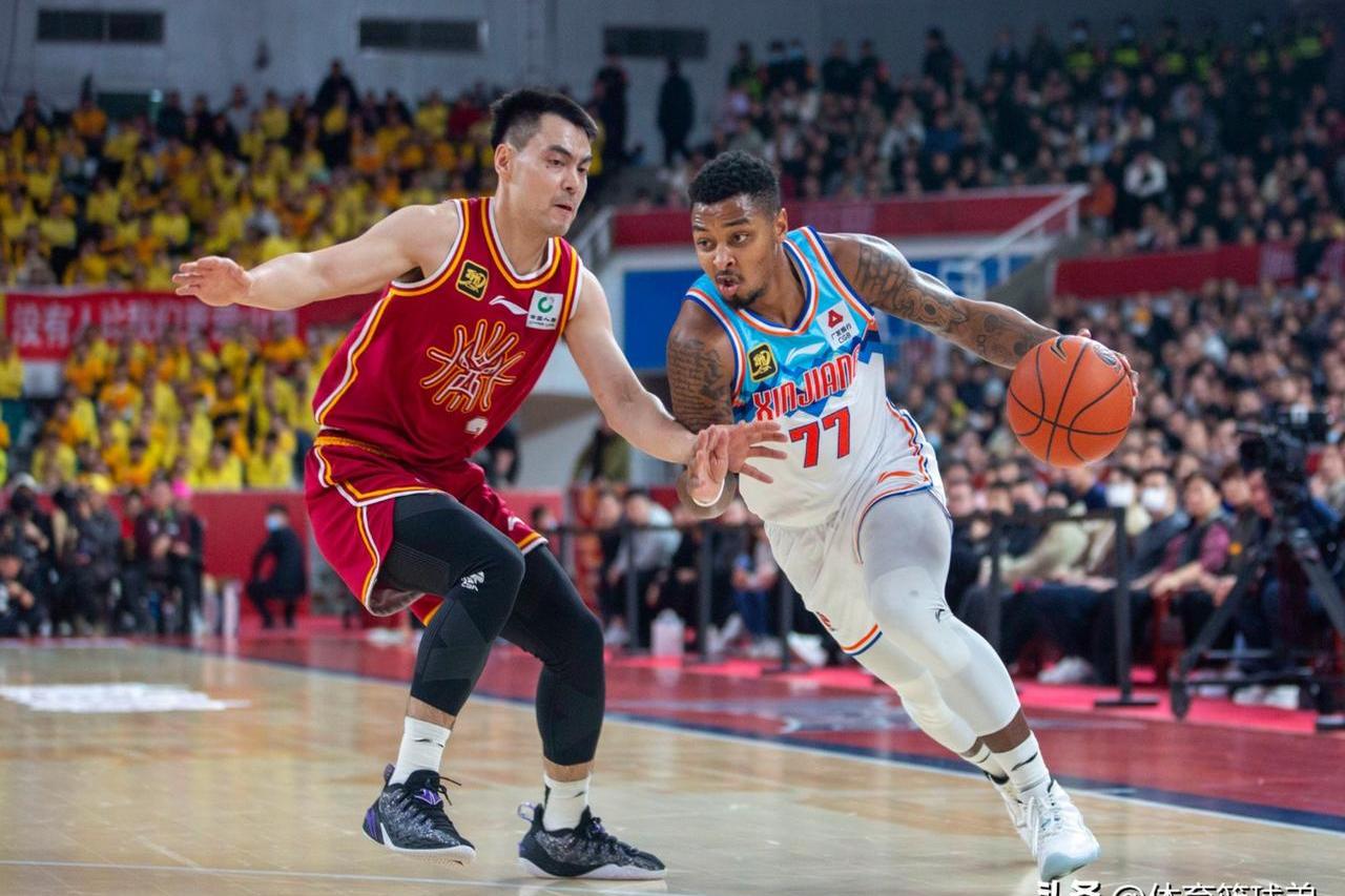 新疆队逆风翻盘，赢得球迷支持，迎接新挑战的简单介绍