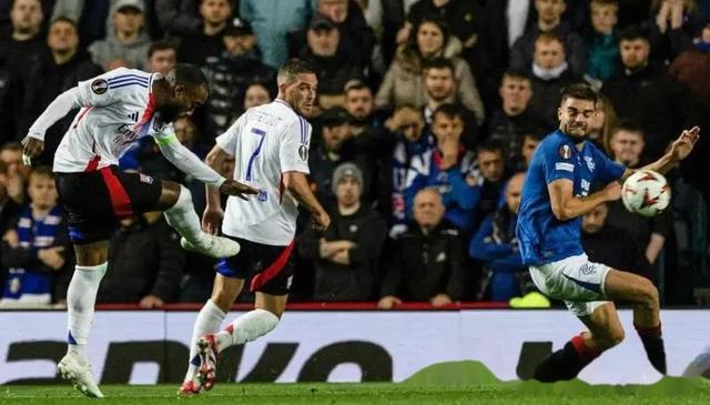 关于精彩瞬间,球场上演惊心动魄一幕的信息 关于精彩瞬间,球场上演惊心动魄一幕的信息