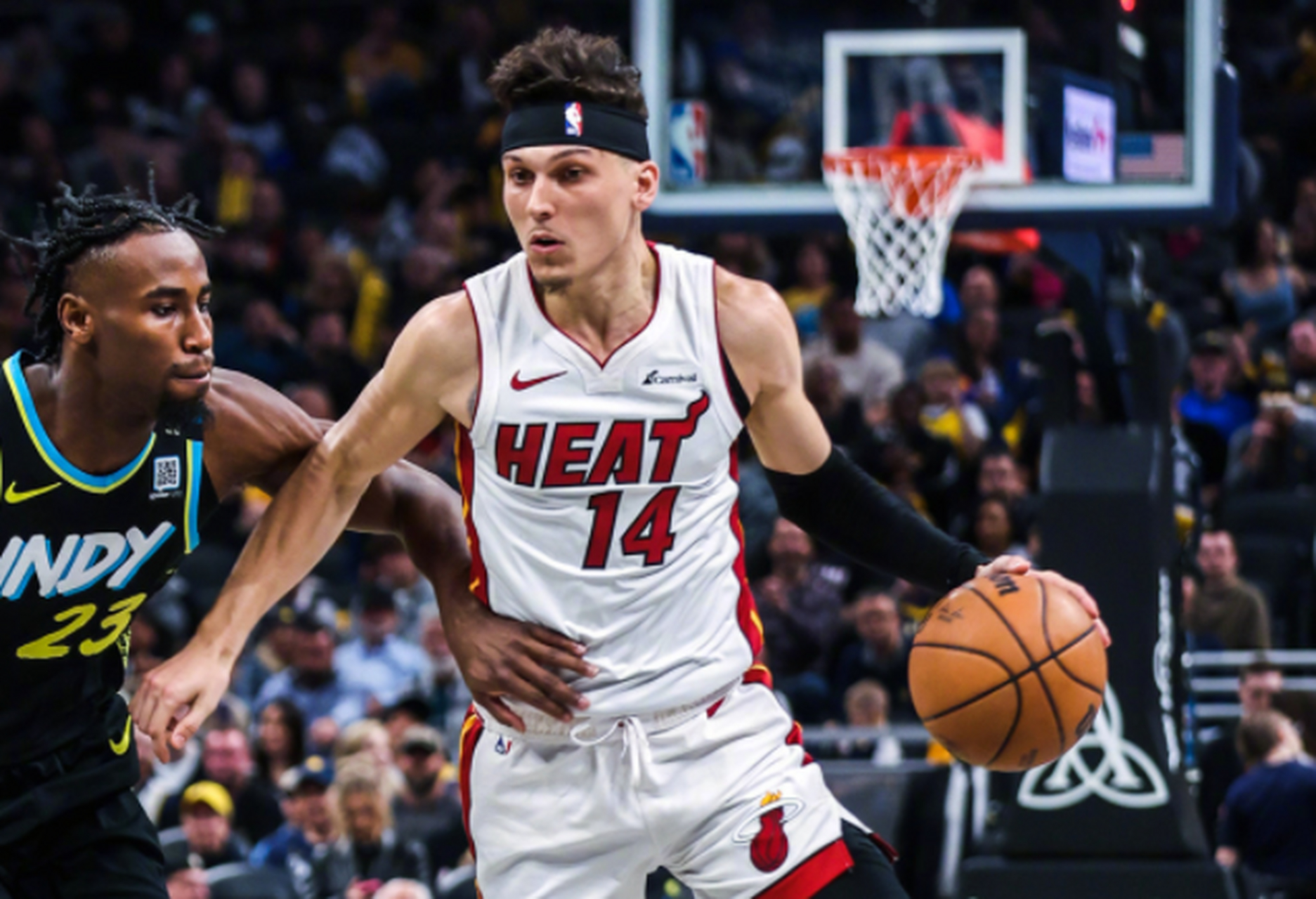 步行者客场大胜热火,系列赛再度领先的简单介绍 步行者客场大胜热火,系列赛再度领先的简单介绍