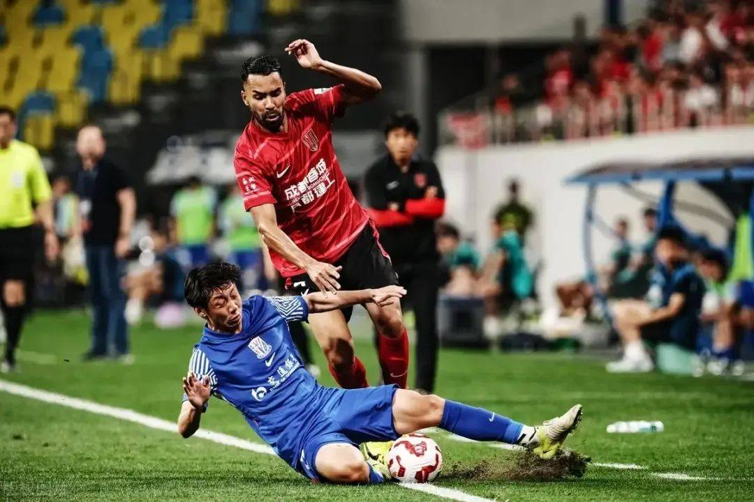 上海申花客场遭遇不利,寻找突破口 上海申花客场遭遇不利,寻找突破口