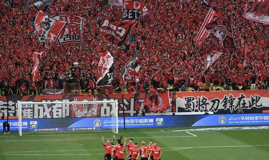 国内足球职业联赛争夺战中掀起波澜的简单介绍 国内足球职业联赛争夺战中掀起波澜的简单介绍