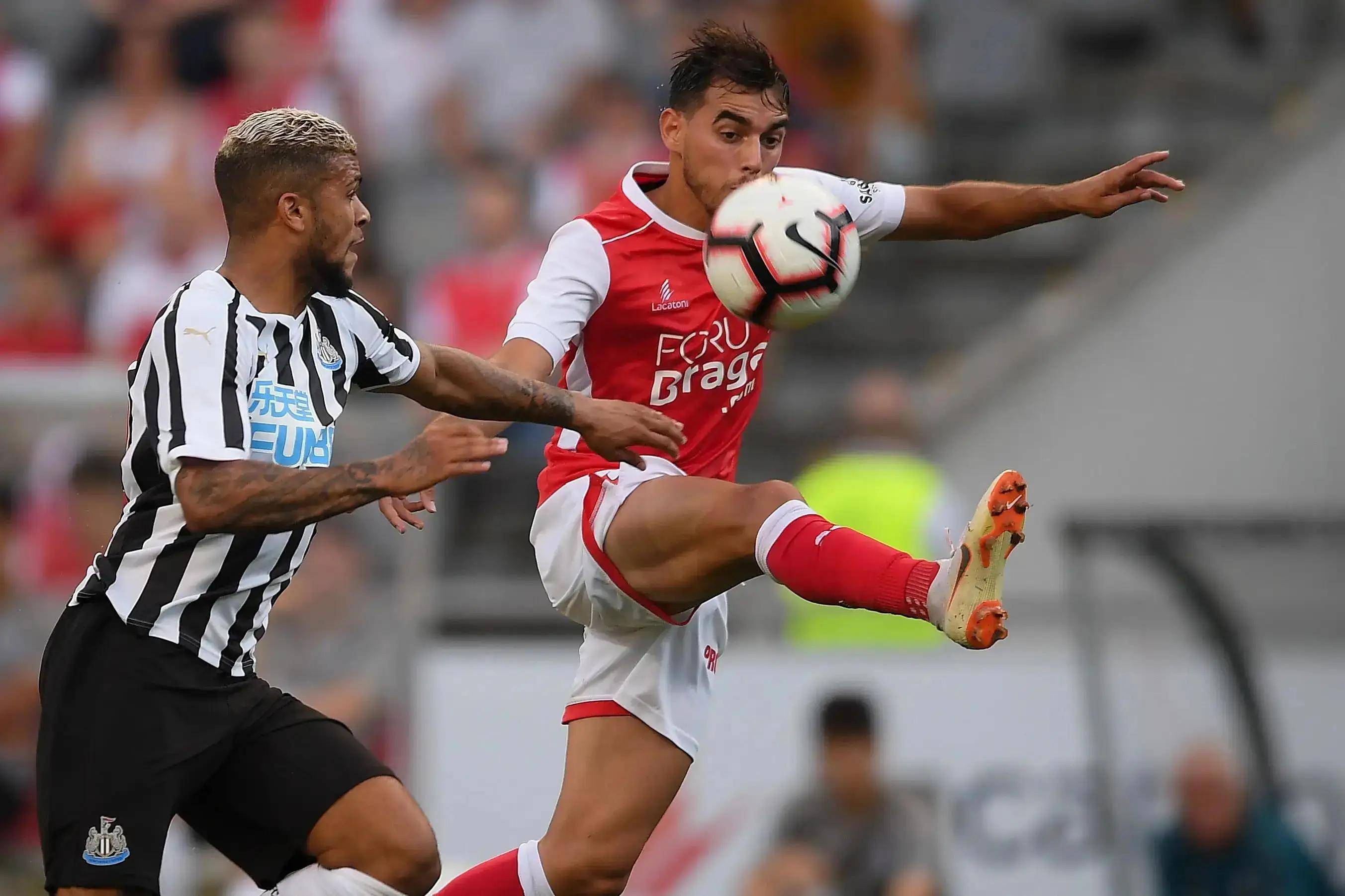 拜仁慕尼黑大胜对手，实现胜利领跑的简单介绍