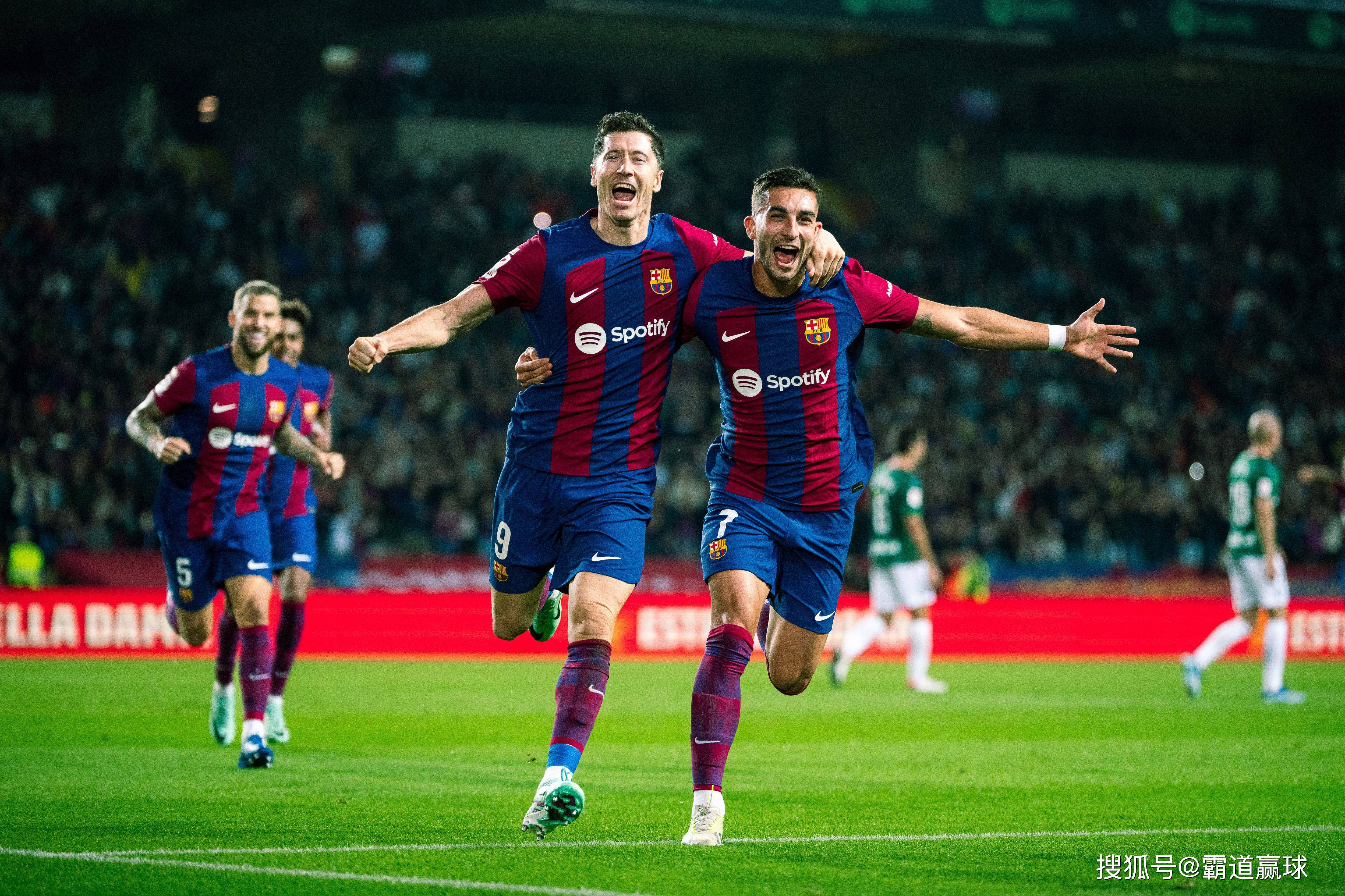 拜仁慕尼黑大胜对手，实现胜利领跑的简单介绍