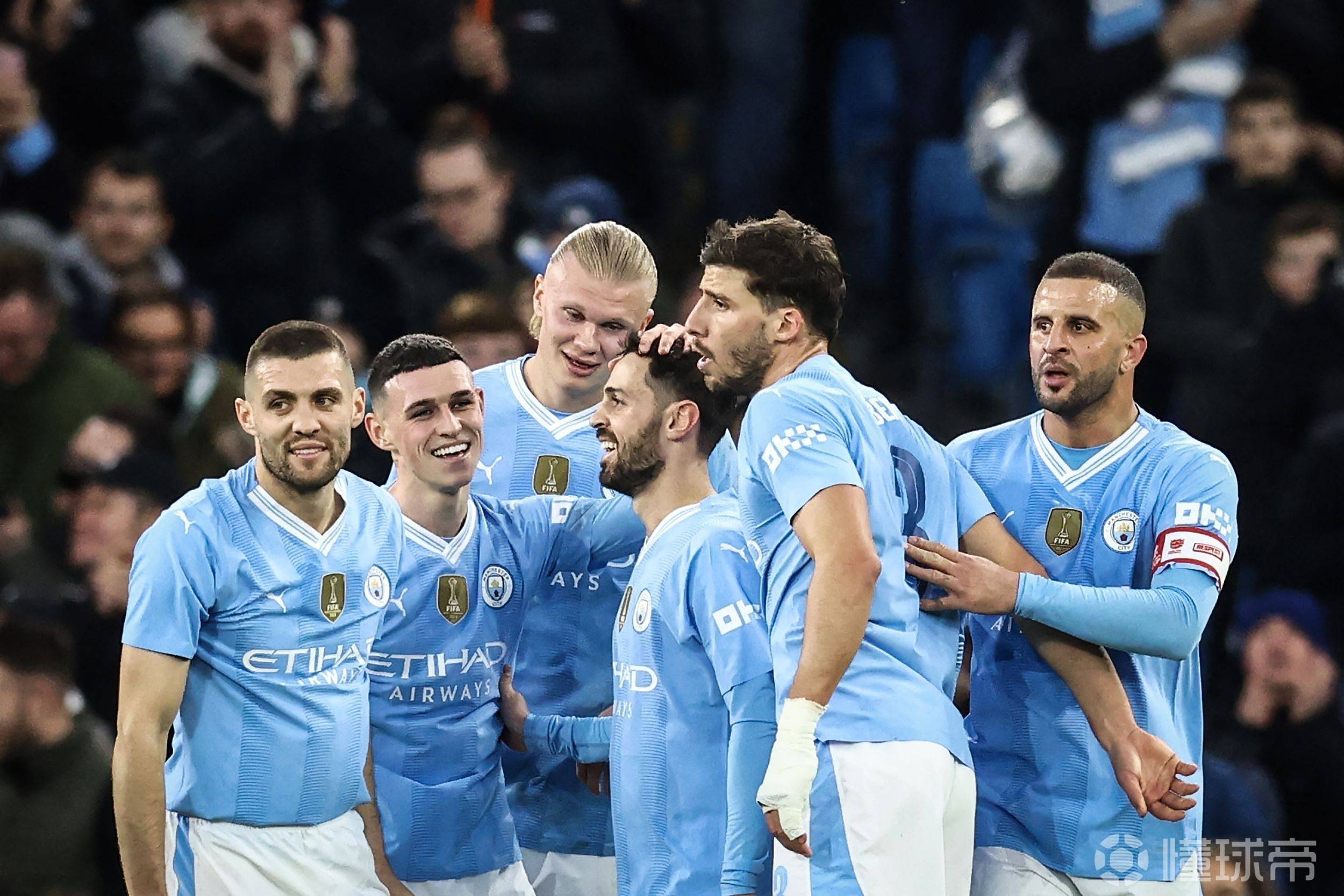 严密防线:球队防守封堵对手进攻助力取胜 严密防线:球队防守封堵对手进攻助力取胜