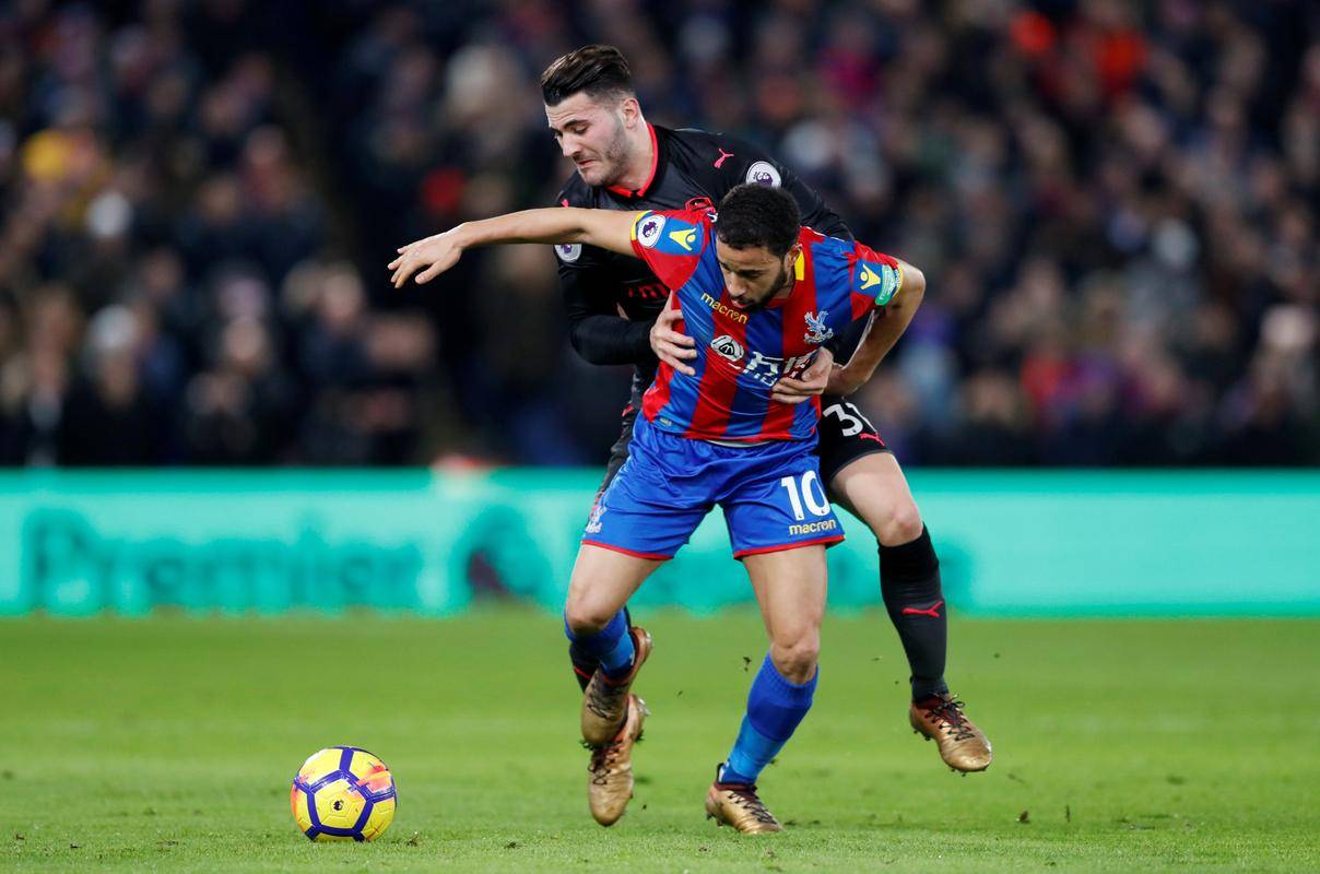 严密防线:球队防守封堵对手进攻助力取胜 严密防线:球队防守封堵对手进攻助力取胜