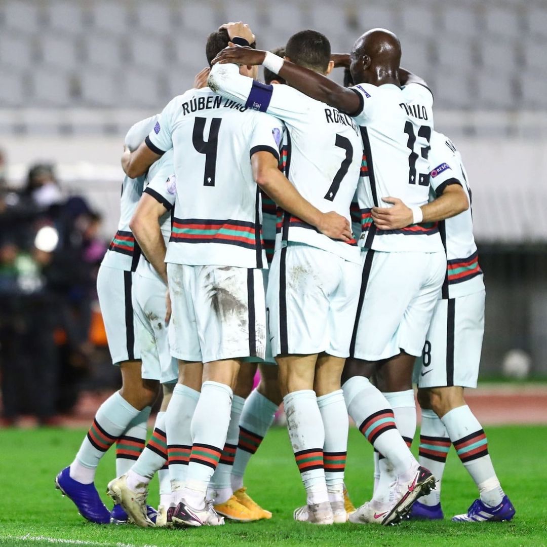 勇攀巅峰,球员们为了夺得胜利付出一切 勇攀巅峰,球员们为了夺得胜利付出一切