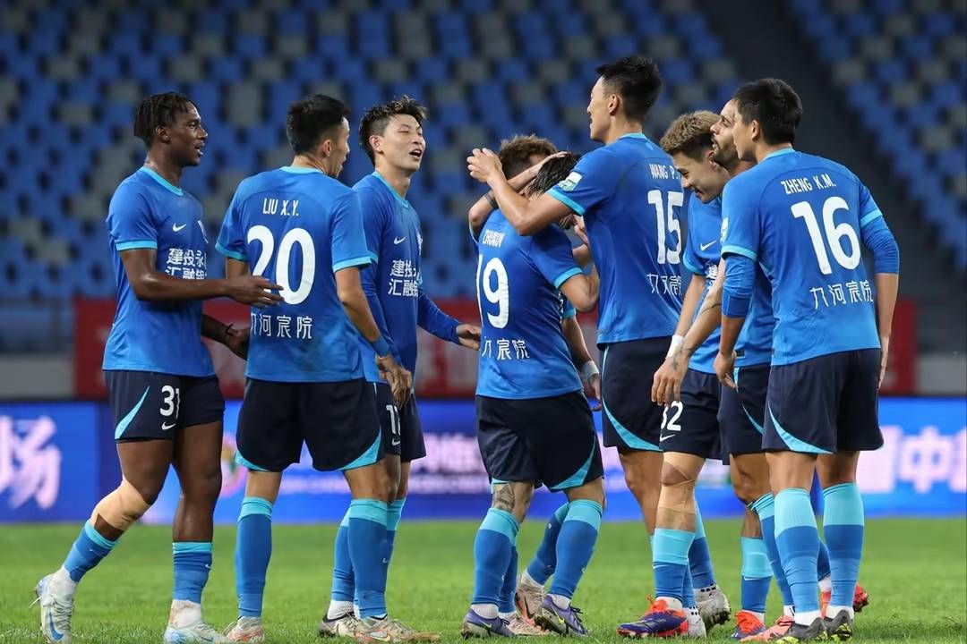 关于紧张局势白热化，球队关键时刻迎来胜利的信息