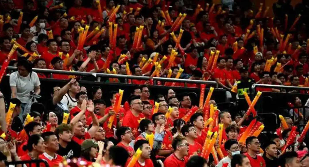 关于国外篮球比赛掀起热潮球迷狂热支持的信息 关于国外篮球比赛掀起热潮球迷狂热支持的信息