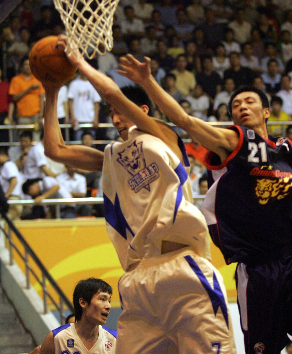 关于国外篮球比赛掀起热潮球迷狂热支持的信息 关于国外篮球比赛掀起热潮球迷狂热支持的信息