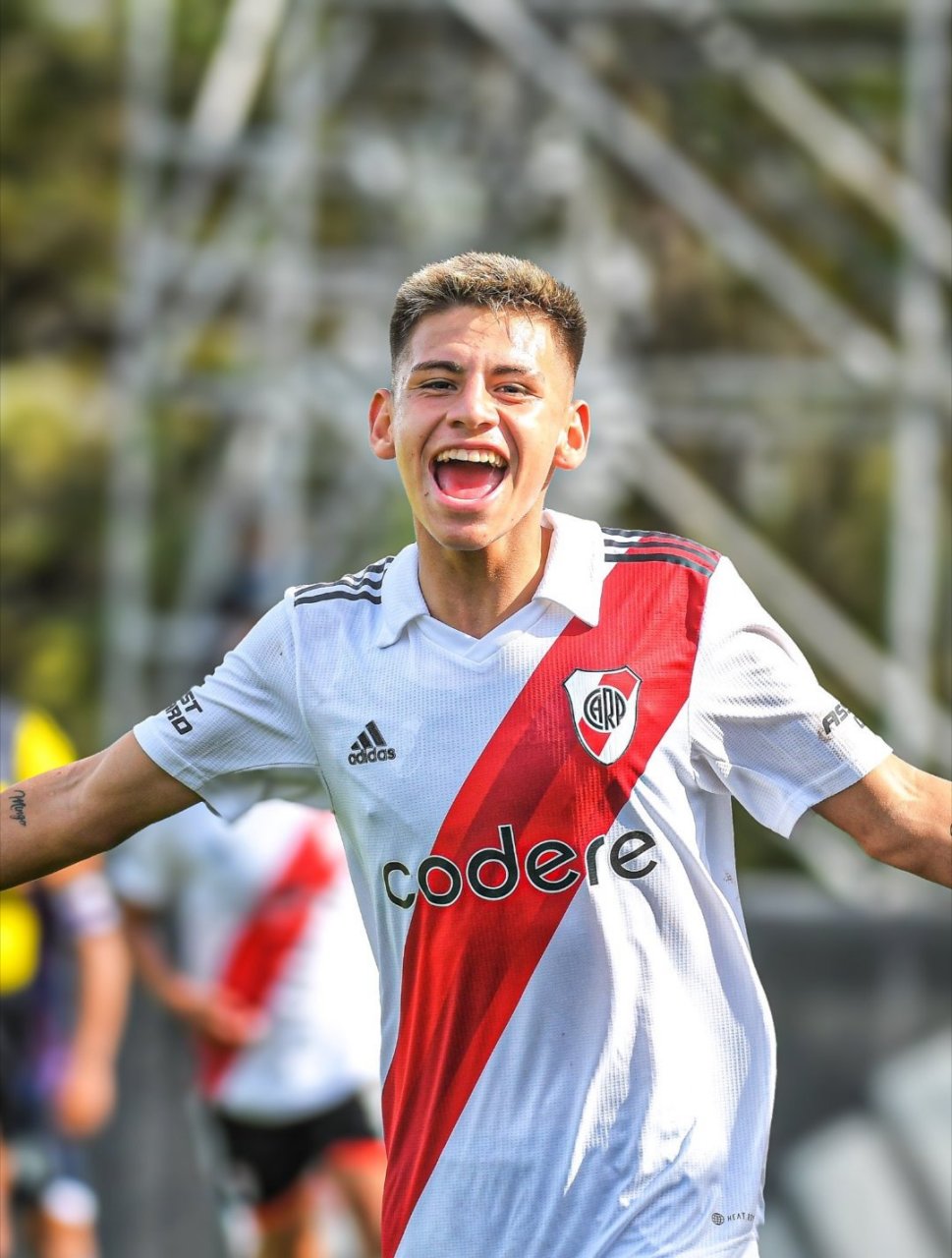 曼城豪签阿根廷新星,创纪录转会费的简单介绍 曼城豪签阿根廷新星,创纪录转会费的简单介绍