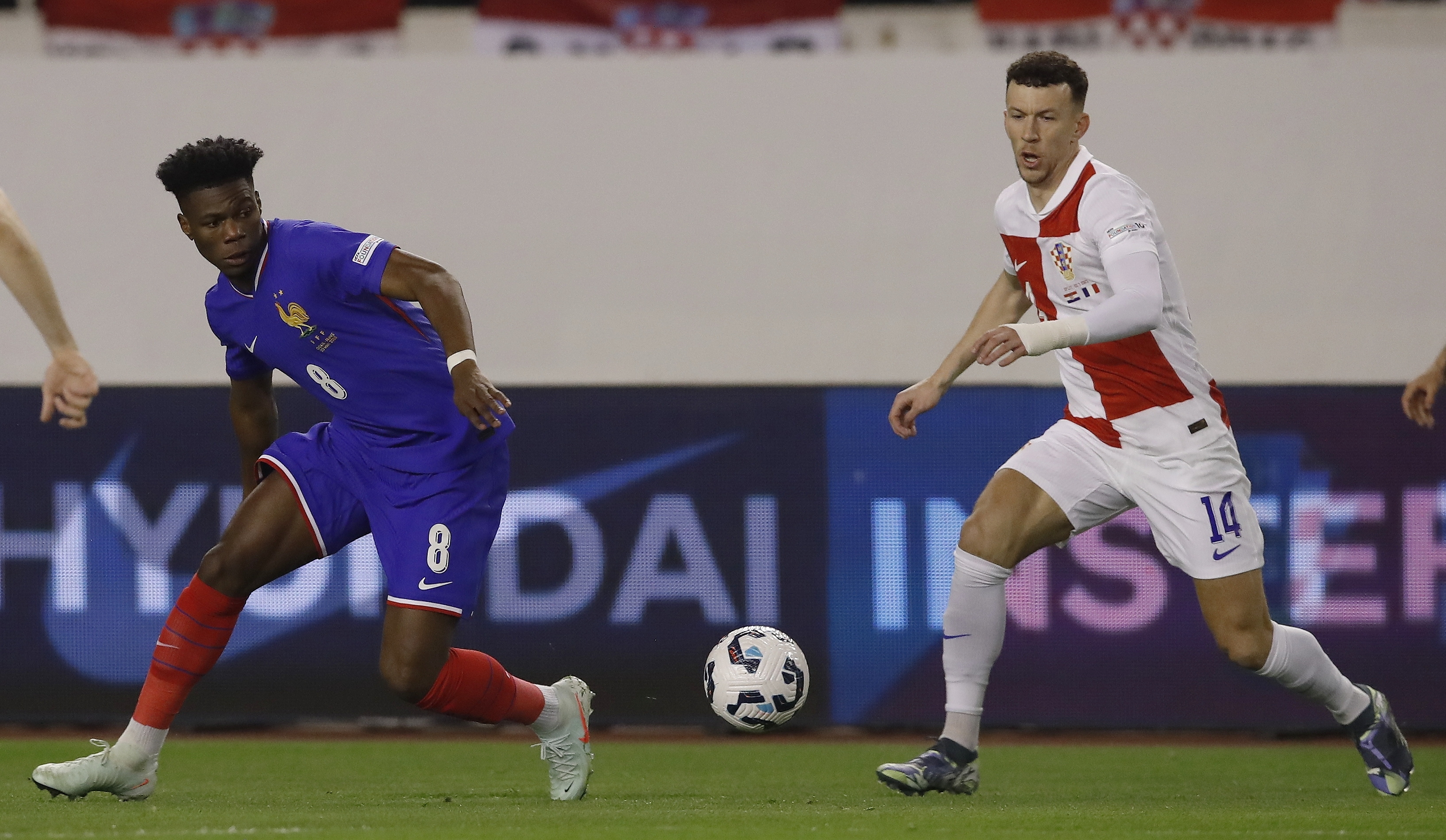 克罗地亚队不敌瑞士队,遗憾出局 克罗地亚队不敌瑞士队,遗憾出局