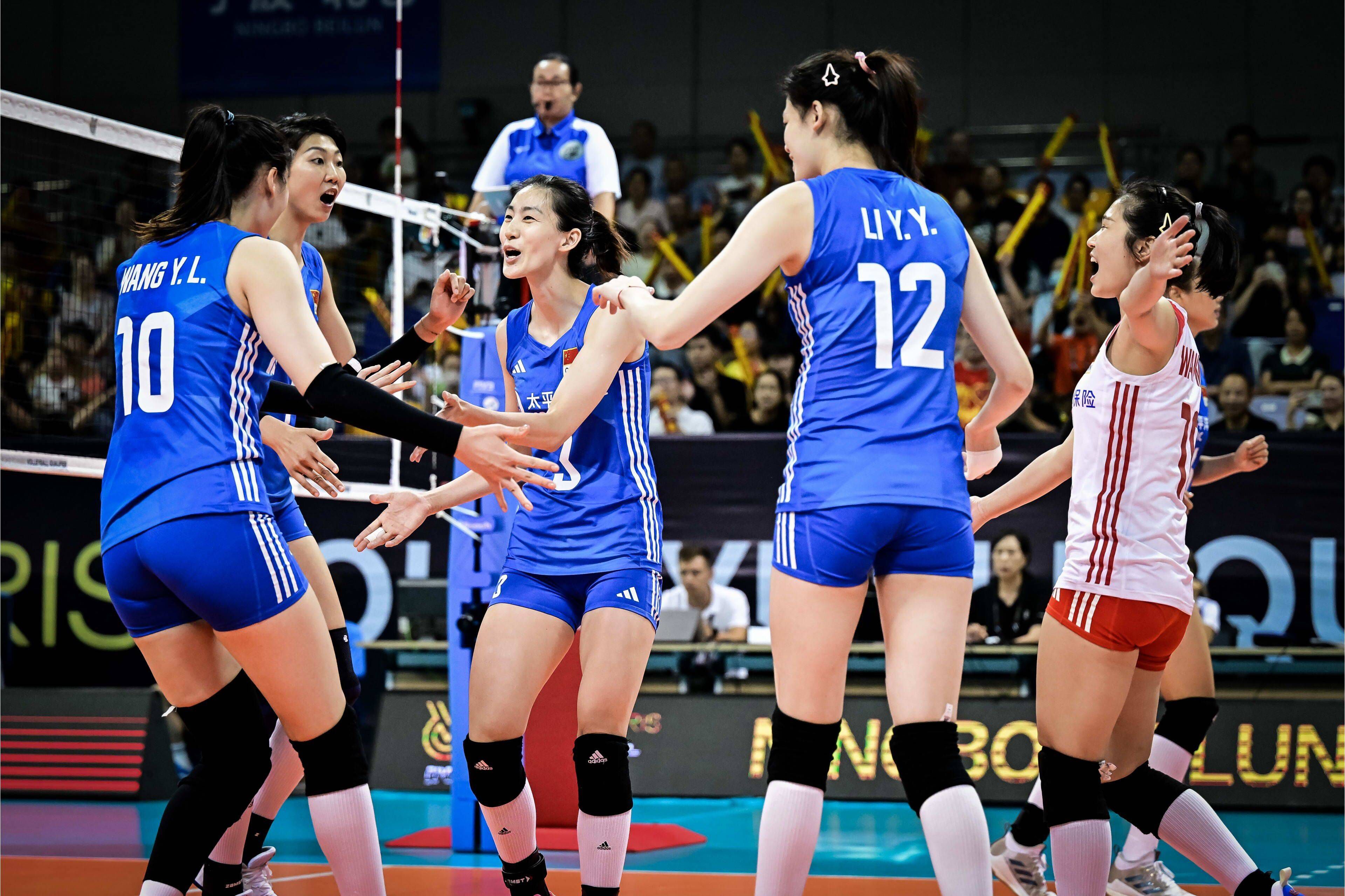 墨西哥女篮队员全力以赴击败对手