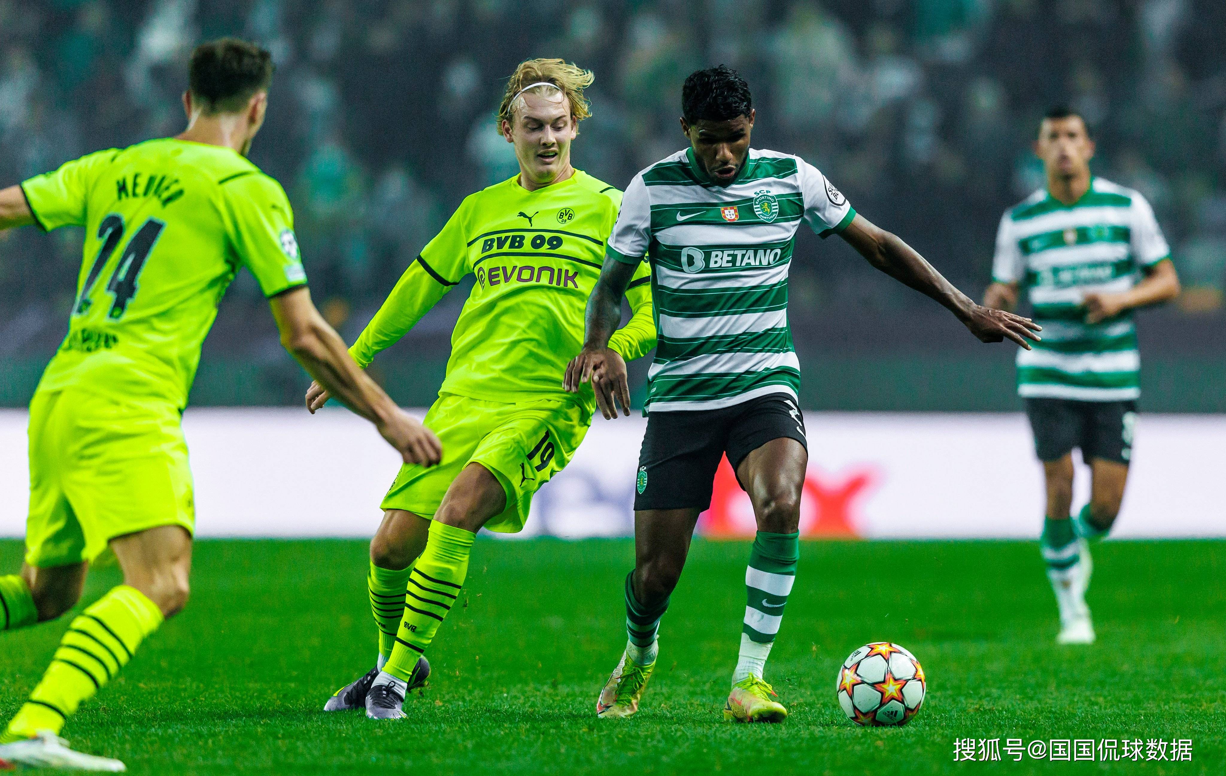 多特蒙德主场不敌对手,遭遇两连败 多特蒙德主场不敌对手,遭遇两连败