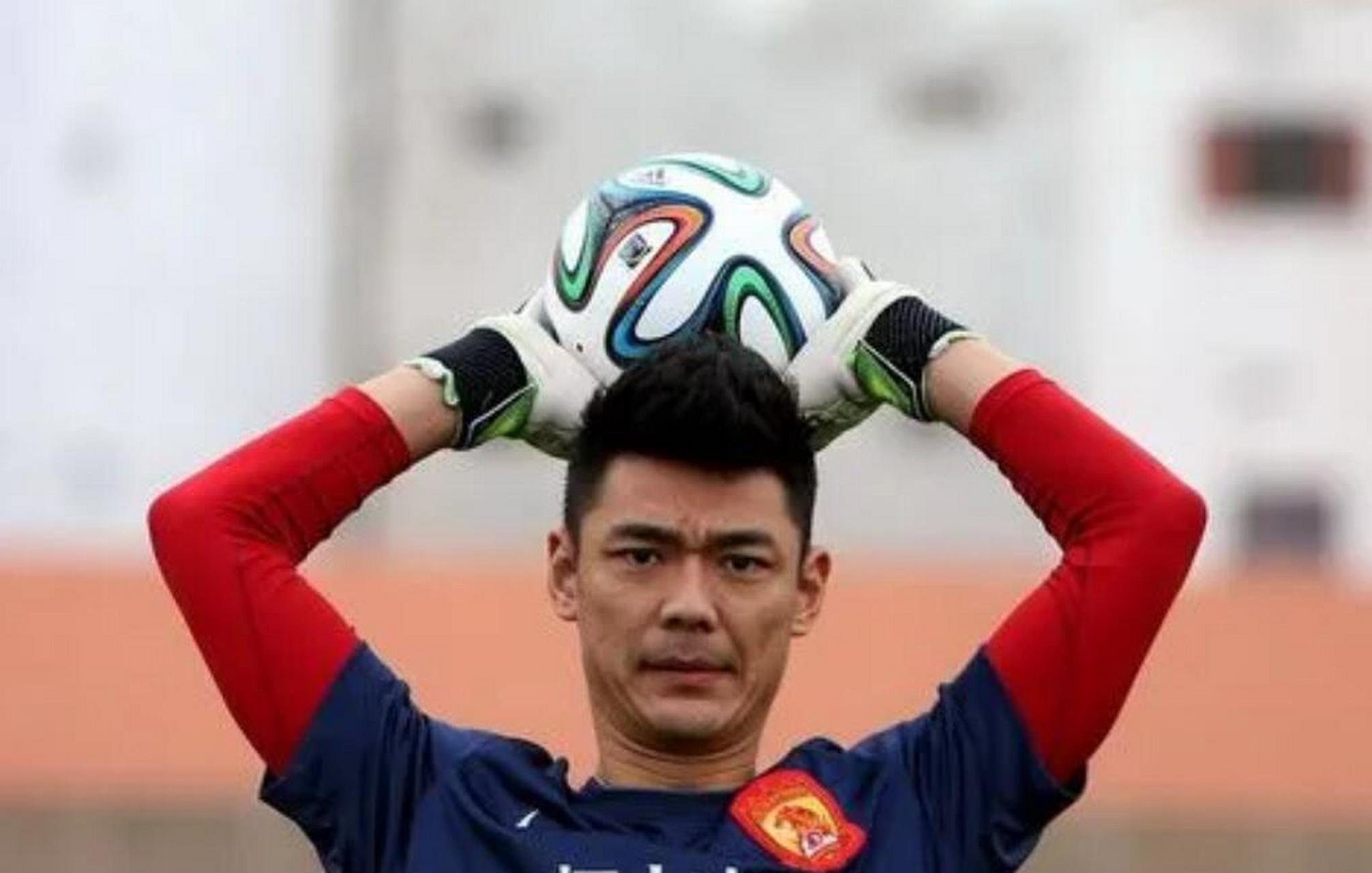 关于曾诚神勇守门,广州富力门前缺席终结的信息 关于曾诚神勇守门,广州富力门前缺席终结的信息