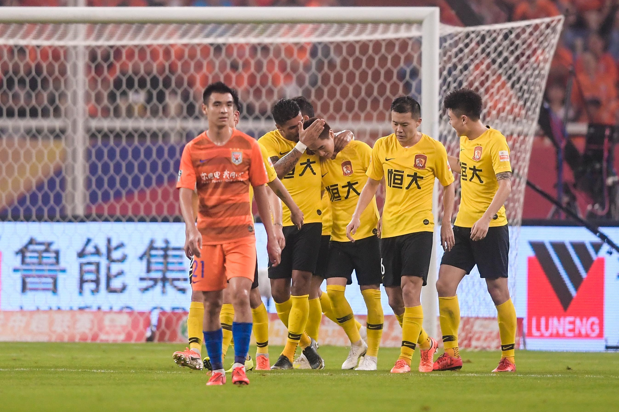 包含影响力赛：恒大战鲁能宣誓欲夺冠的词条