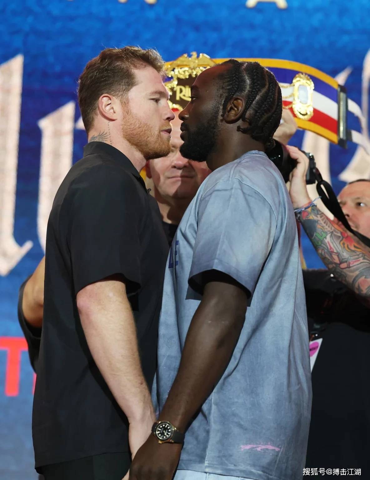 墨西哥拳击选手在比赛中尽显过人技艺 墨西哥拳击选手在比赛中尽显过人技艺