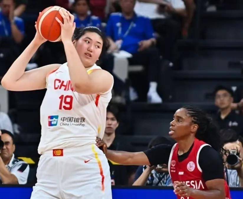 澳大利亚女篮队凭借超强实力，横扫对手