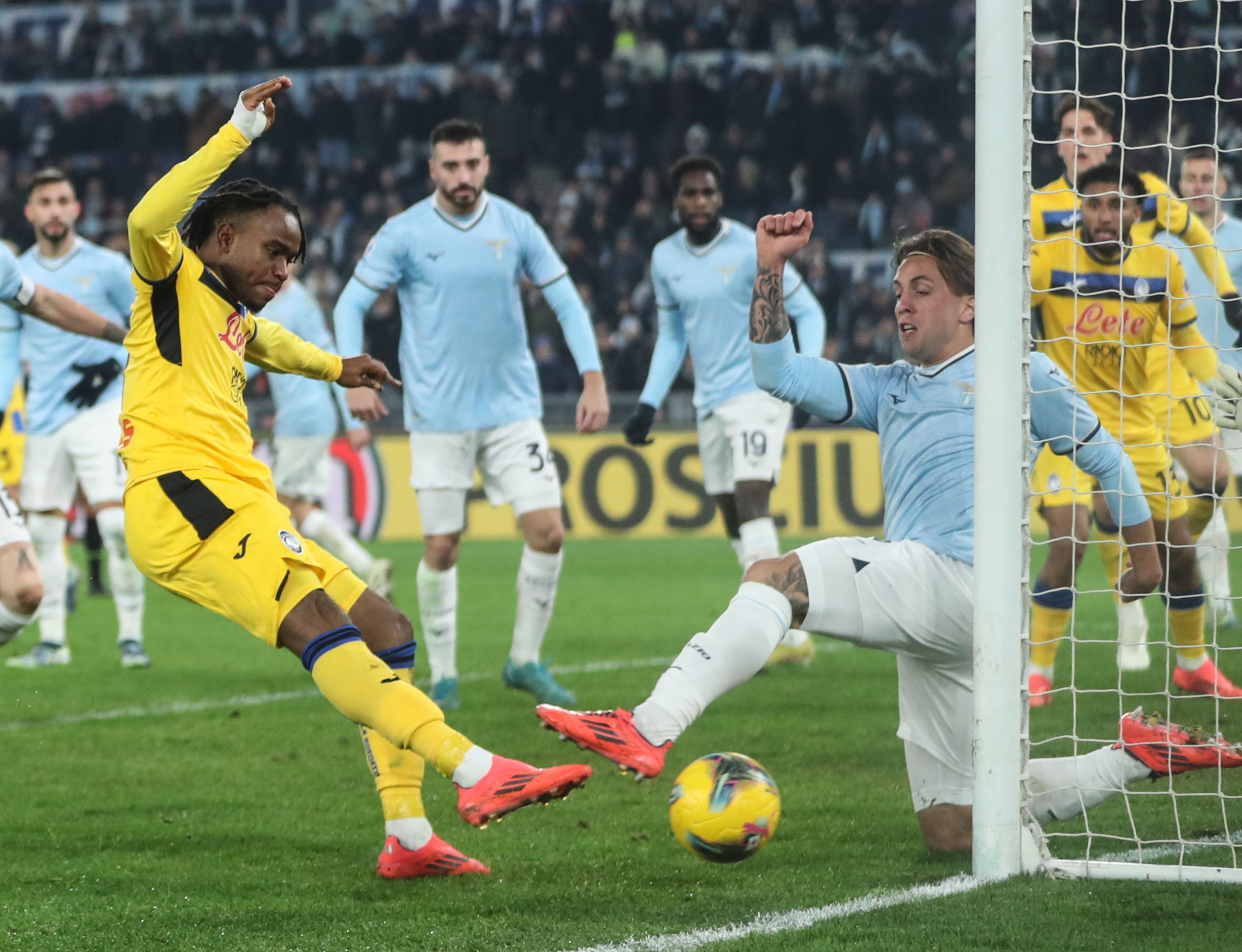 意甲球队备战欧冠赛场,期待出色表现 意甲球队备战欧冠赛场,期待出色表现