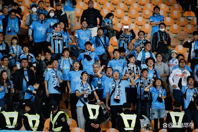 切尔西全队备战决赛,豪取胜利 切尔西全队备战决赛,豪取胜利