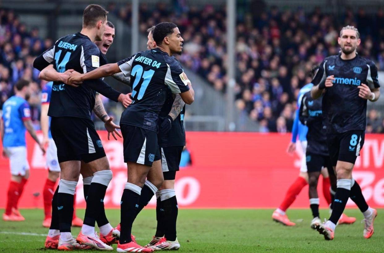 汉诺威队取得连平止连败,德甲保级形势稍缓的简单介绍 汉诺威队取得连平止连败,德甲保级形势稍缓的简单介绍