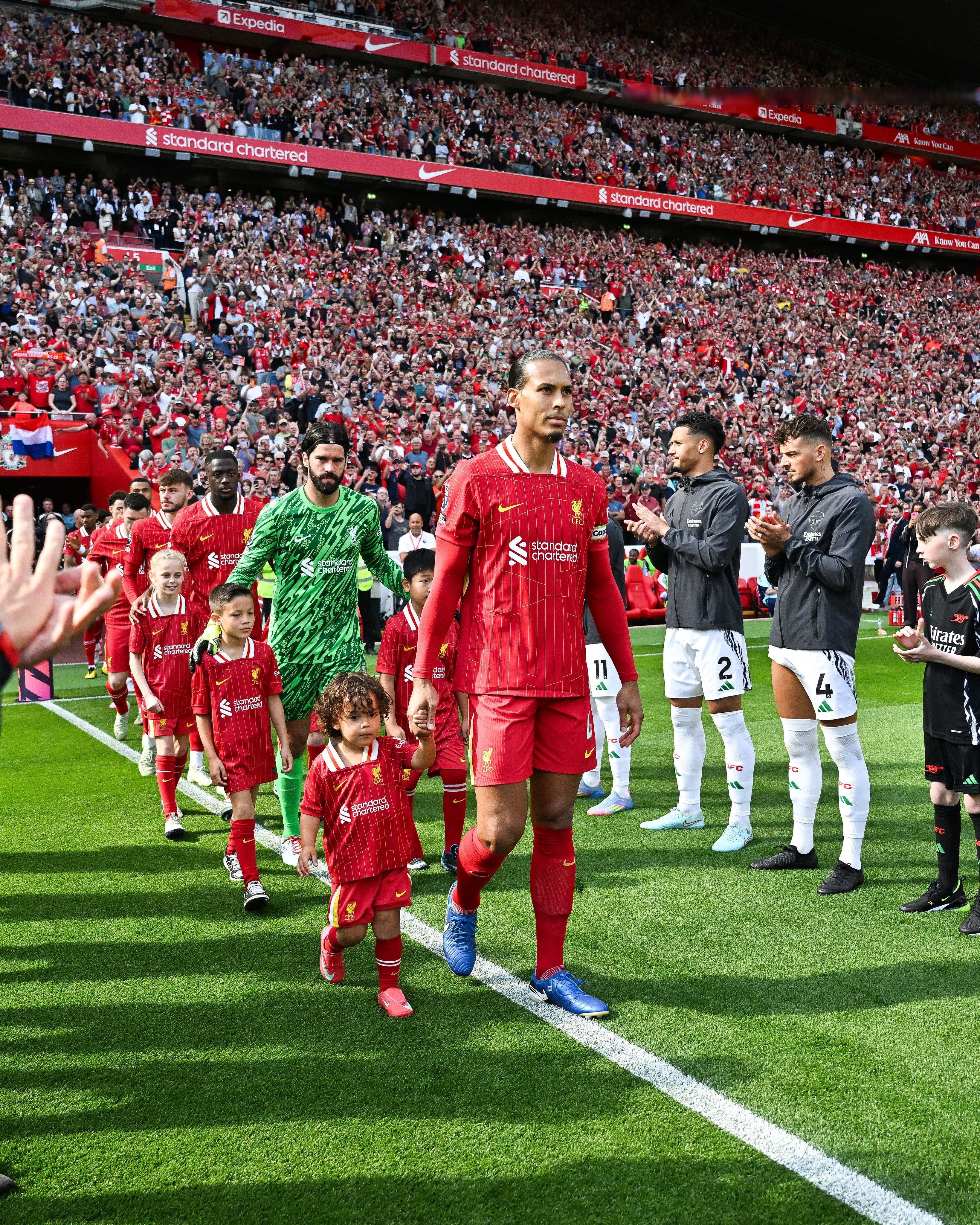 阿森纳客场惊险获胜,提升英超排名的简单介绍 阿森纳客场惊险获胜,提升英超排名的简单介绍