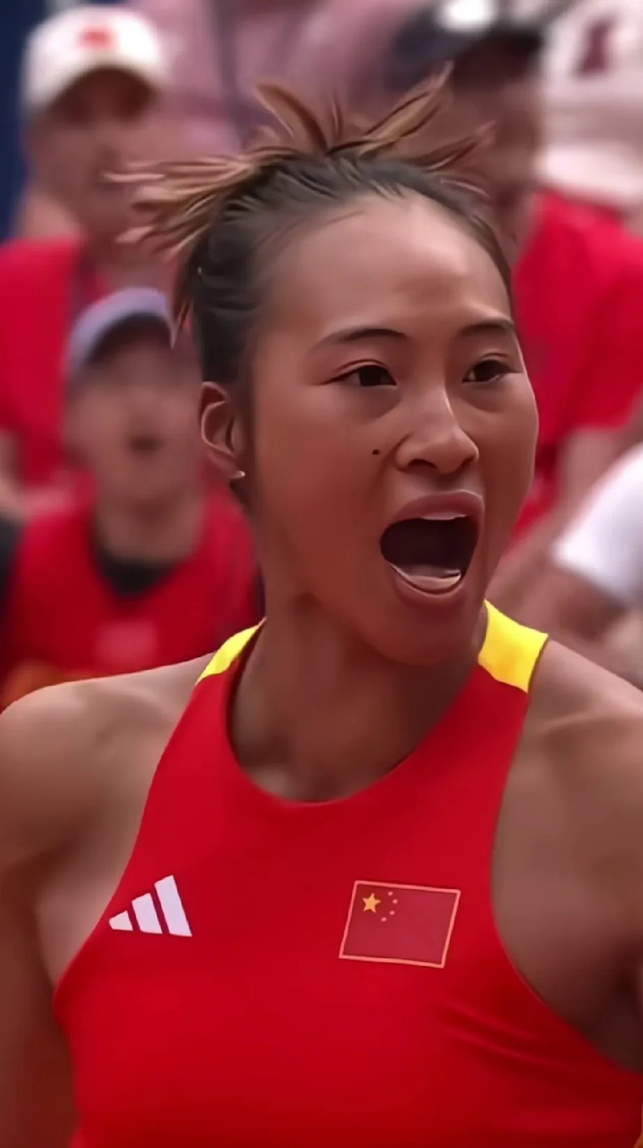 巴林女足选手在比赛中突破封堵 巴林女足选手在比赛中突破封堵