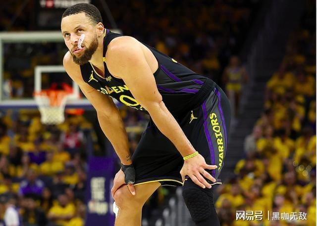 勇士再次陷入失利，库里大三双难救主