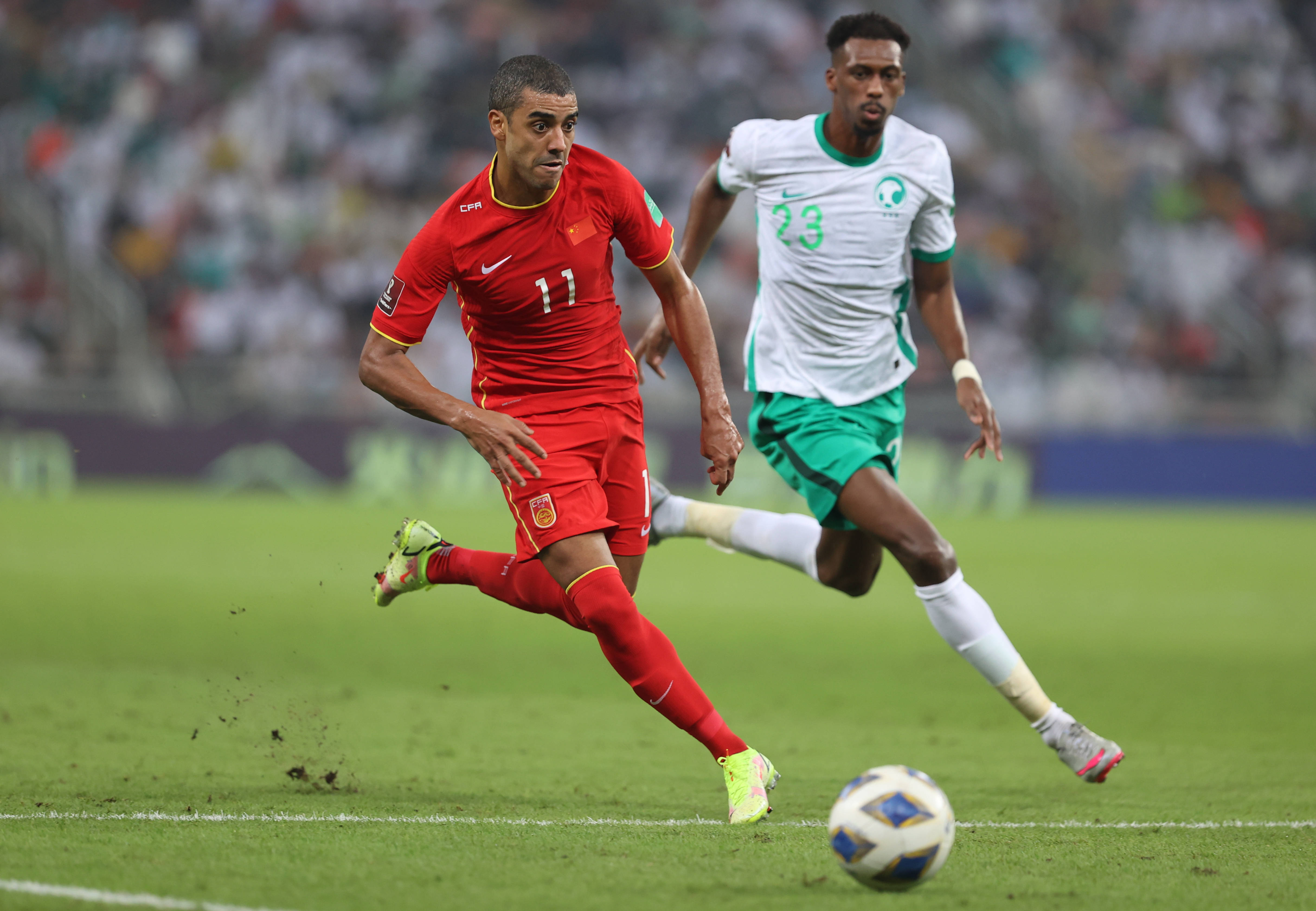 包含中国国家队主帅李铁：未来仍需调整阵容，力争冲击2022年世界杯的词条