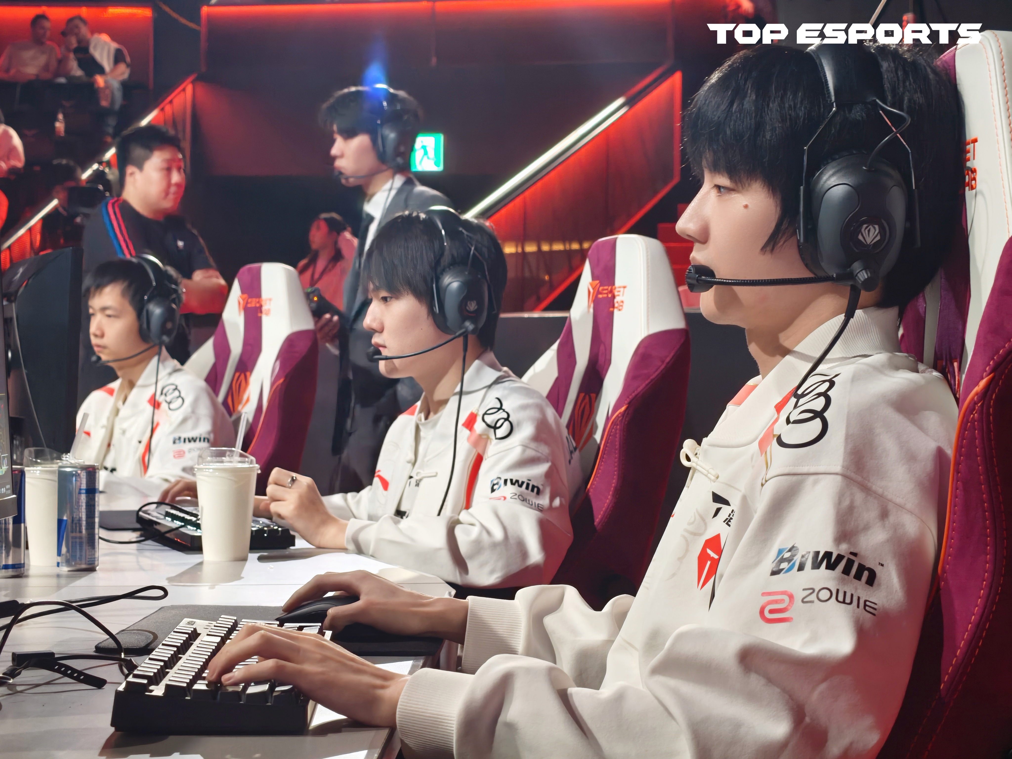 TES横扫V5,Crisp成为全场焦点淘汰赛3:1(洛杉矶) TES横扫V5,Crisp成为全场焦点淘汰赛3:1(洛杉矶)