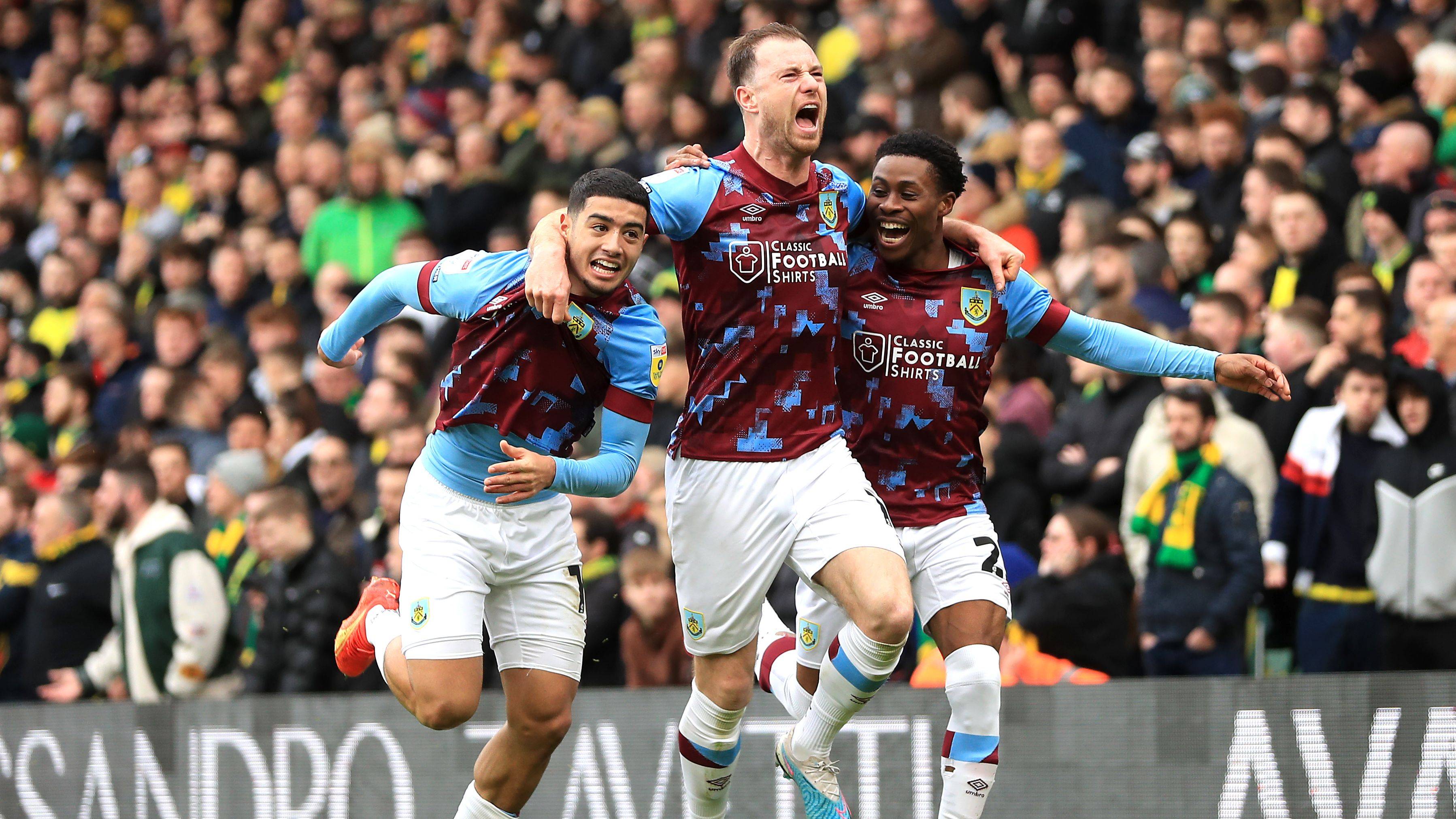 伯恩利防线不稳,连续遭遇失利 伯恩利防线不稳,连续遭遇失利