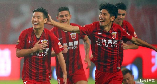 上港一役稳守，申花告捷暂居积分榜首