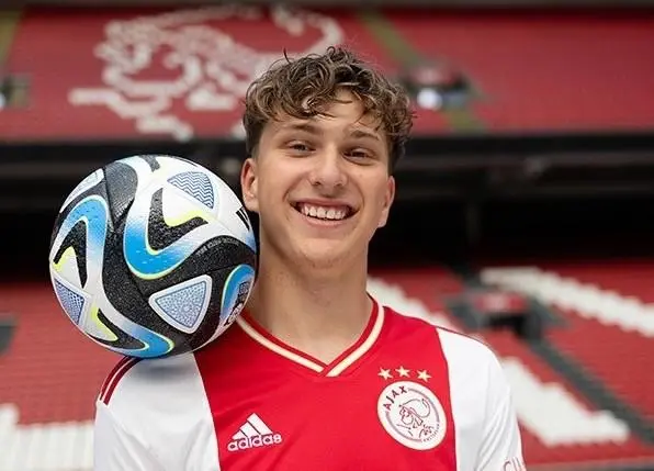 阿贾克斯前锋在比赛中获得进球王 阿贾克斯前锋在比赛中获得进球王