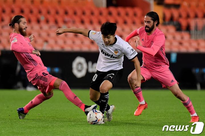 韩国强势瓦伦西亚,穆勒爆发神勇 韩国强势瓦伦西亚,穆勒爆发神勇