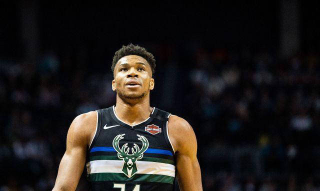 雄鹿大胜骑士,取得七连胜 雄鹿大胜骑士,取得七连胜